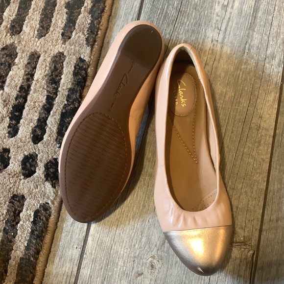 Clarks flats - Picture 5 of 5